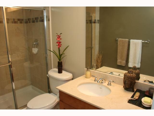 Master Bath - 475 Redwood St