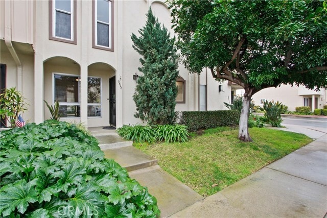 Building Photo - 9846 Villa Pacific Dr