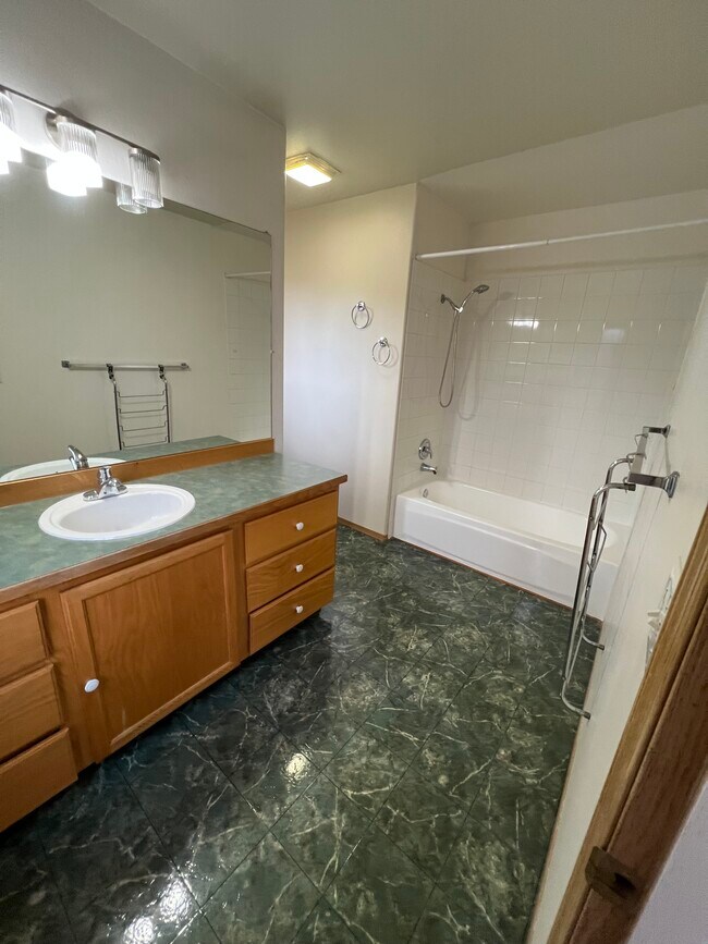 Building Photo - 6641 Desiree Loop