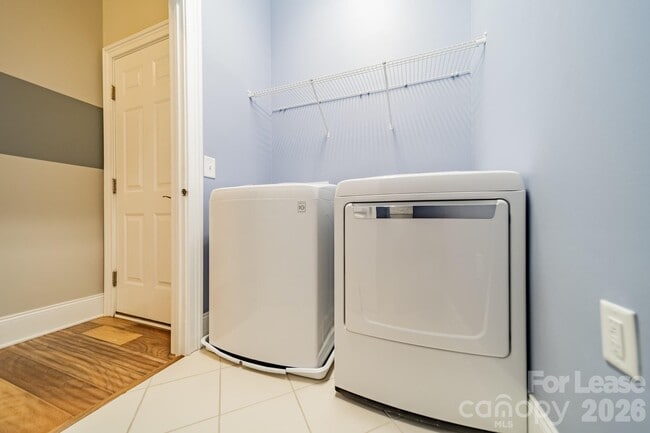 Building Photo - 15016 High Bluff Ct