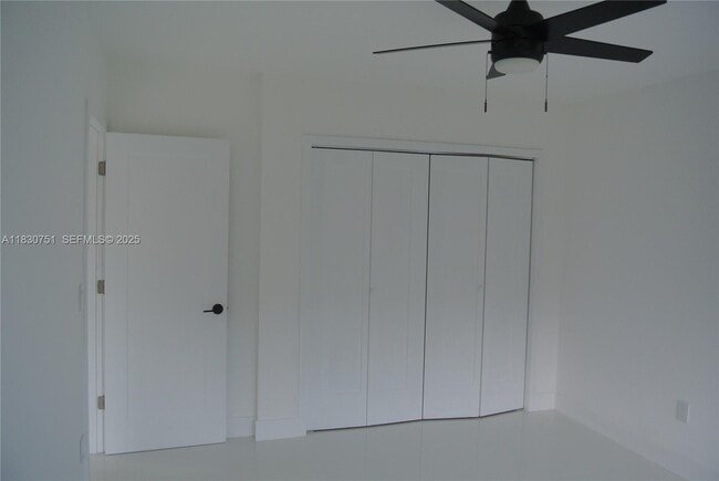 Building Photo - 10230 Dolphin Rd