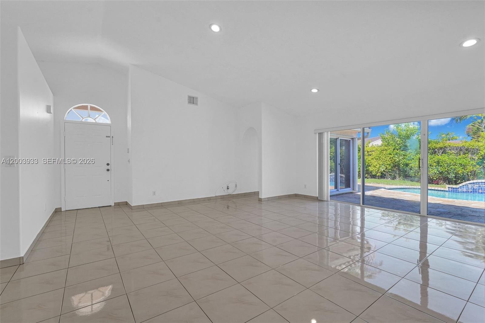 Building Photo - 358 SW 163rd Ave