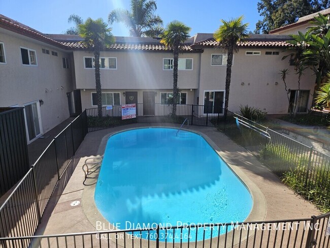 Building Photo - Spacious 2 BR, 1.5 BA in Del Mar Palms