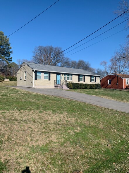 Building Photo - 317 Bonnaridge Dr