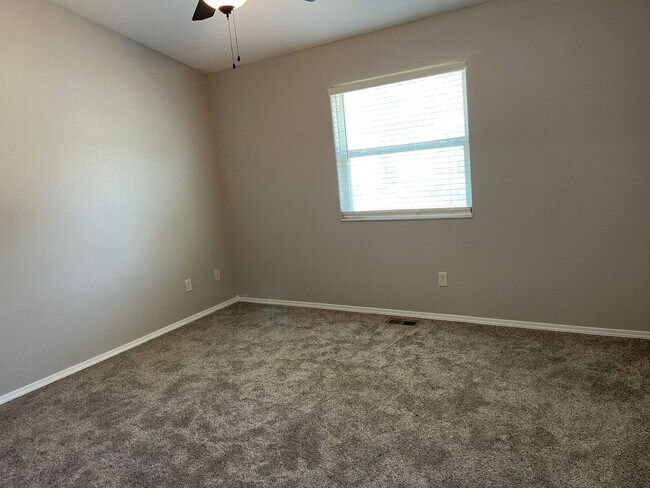 Building Photo - KU3-Osage Duplex 3