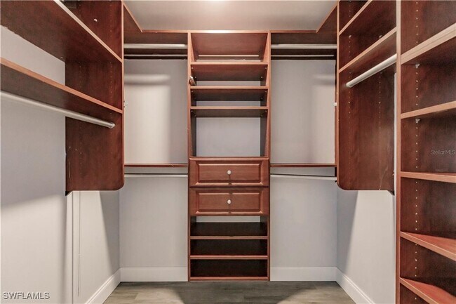 Building Photo - 2615 6th St W