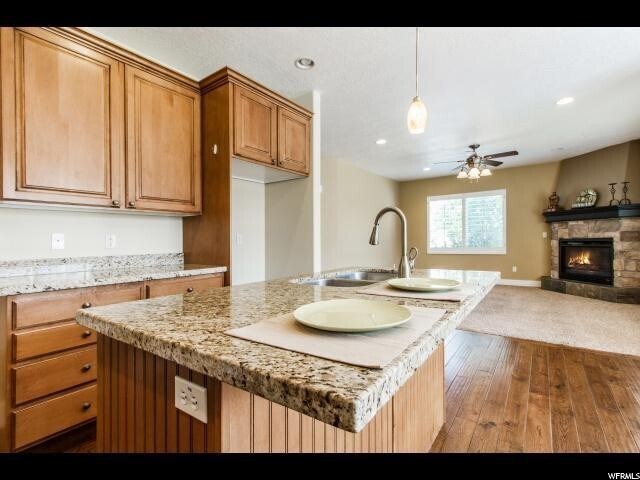 Building Photo - Beautiful 4 Bd 2.5 Bath Home in Sandy