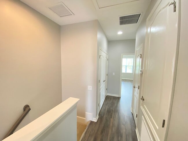 Building Photo - 7255 Shadeview Alley