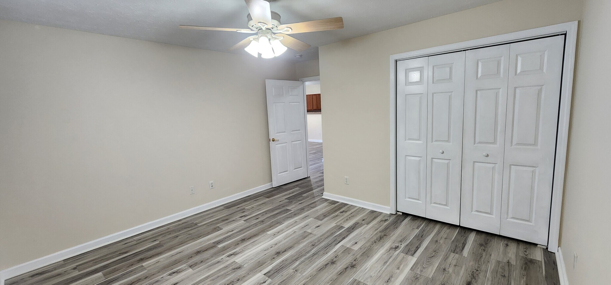 Front bedroom - 1521 Mayberry Ln