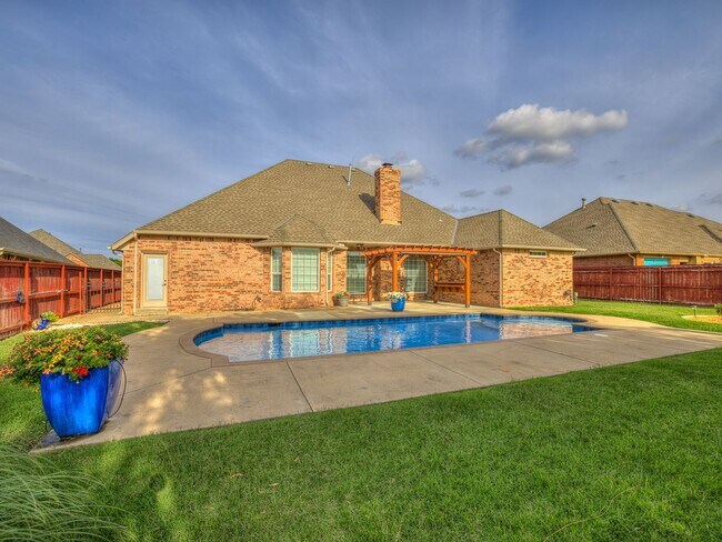 Building Photo - Fantastic home in the Fairways at Surrey H...