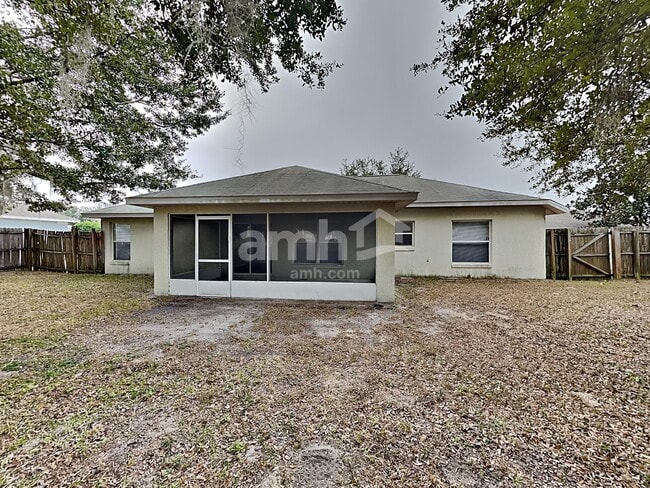 Building Photo - 1322 Lake Idamere Blvd