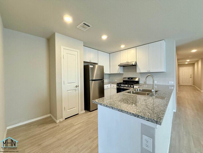 Building Photo - 6610 Hibiscus Falls