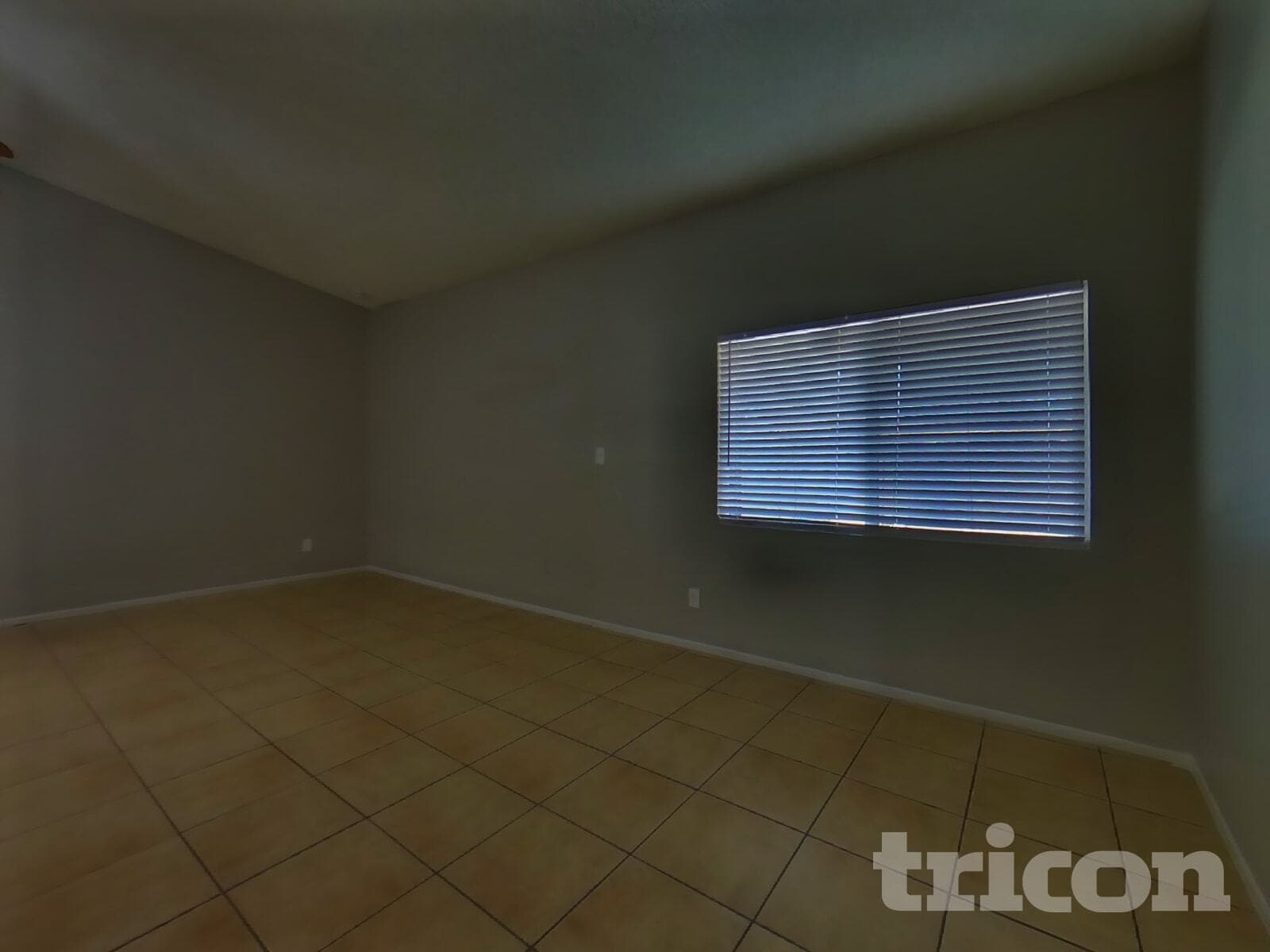 Building Photo - 4055 W Desert Cove Ave