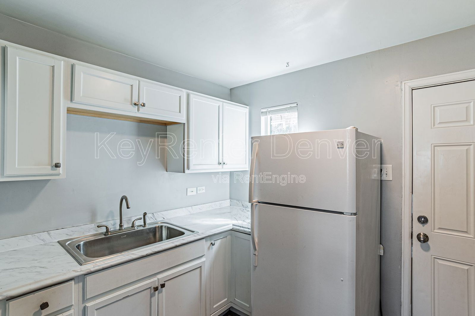 Building Photo - 1570 Trenton St