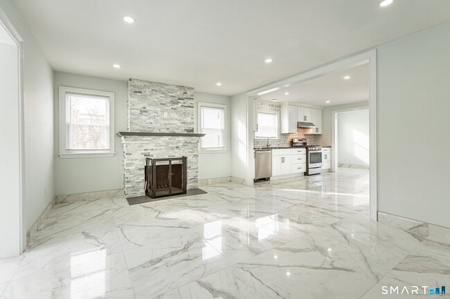 Building Photo - 85 Green St