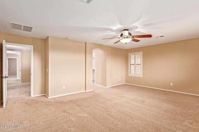 Building Photo - Eagle Glen Cul-de-sac Beauty