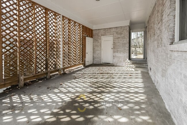 Building Photo - 3 Bedroom, 1 Bath Home in Castlewood of West Ashley