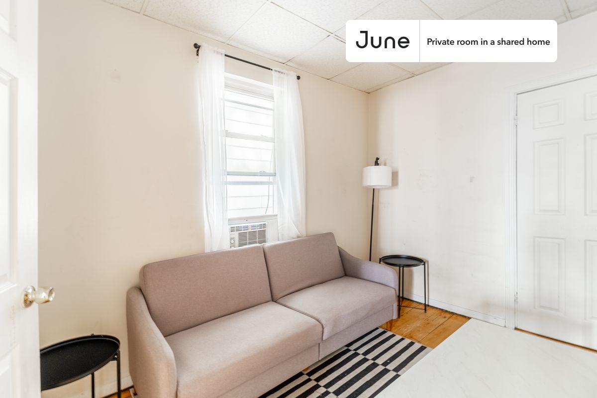 Building Photo - Room in Shared 2 bed/1 bath home