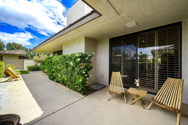 Building Photo - 34 Duke Dr