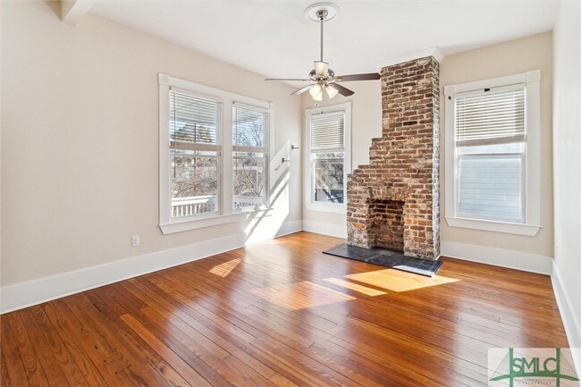 Building Photo - 413 E Waldburg St
