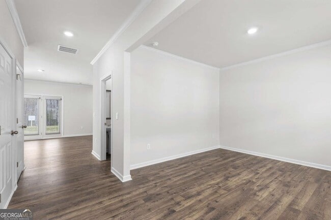 Building Photo - 5370 Swan Ln