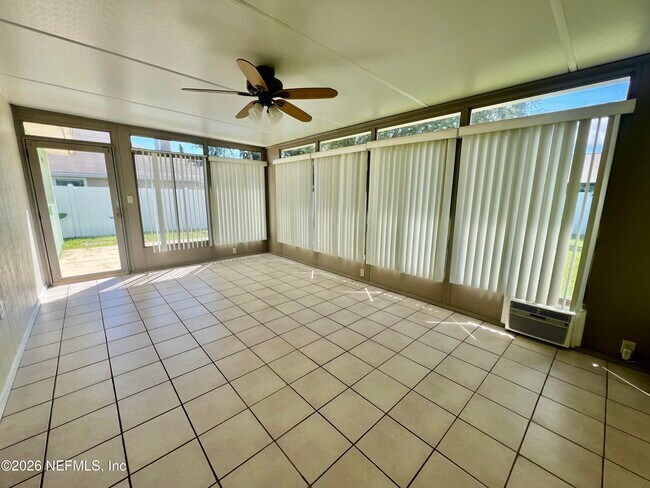 Building Photo - 13140 Staffordshire Dr S