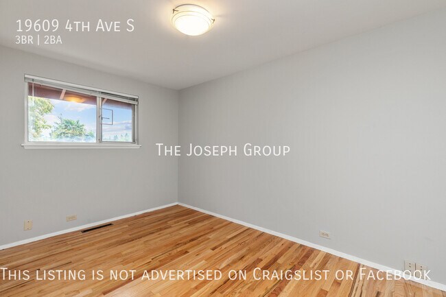 Building Photo - Beautifully updated 3 bed/1.75 bath in Des...
