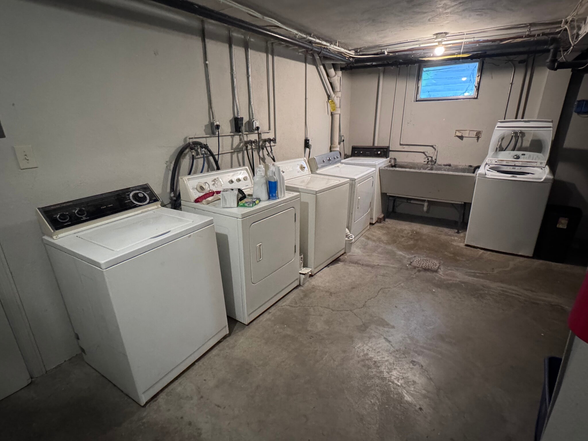 On-Site Laundry - 4028 Harding Ave