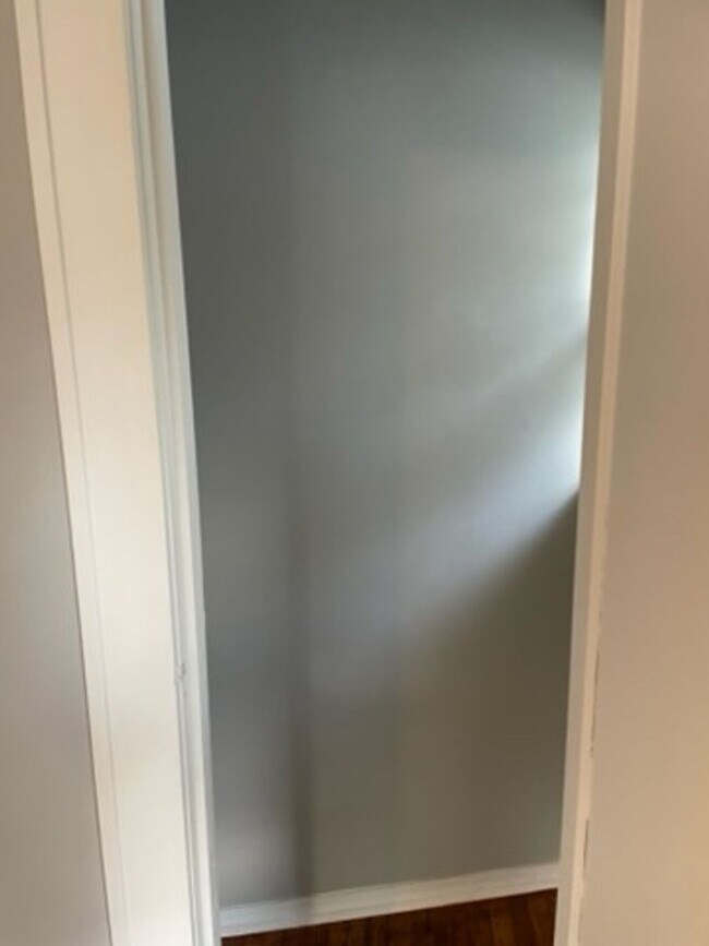 Building Photo - 2 Bed 1 Bath House-PRE LEASING Available N...