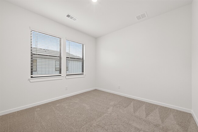 Building Photo - 3203 Home Ct