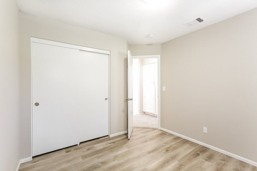 Building Photo - 52 Quiet Desert Ln