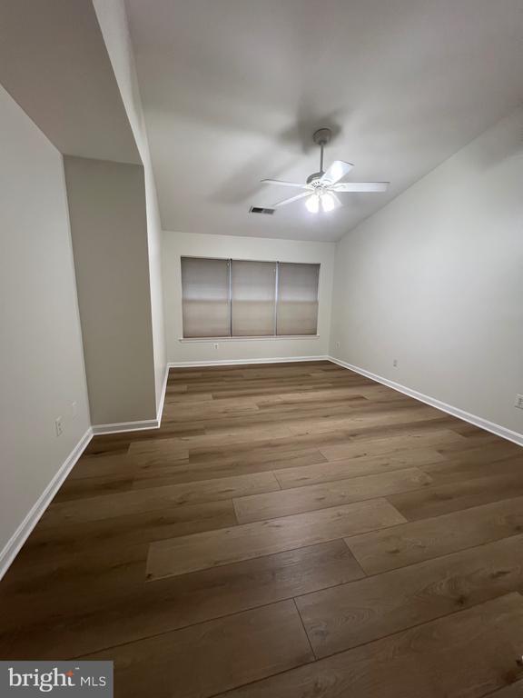 Building Photo - 45515 Lakemont Square