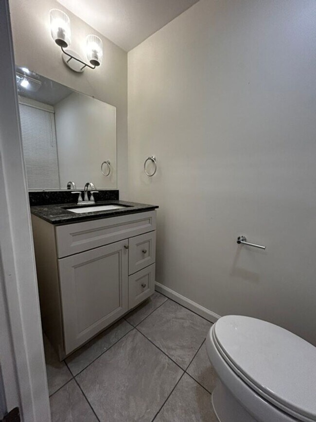 Building Photo - 3 Bedroom 1.5 Bath Pottsville home