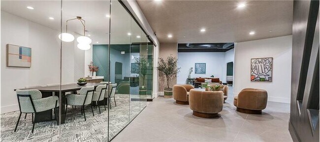 Building Photo - 301 N Akard St