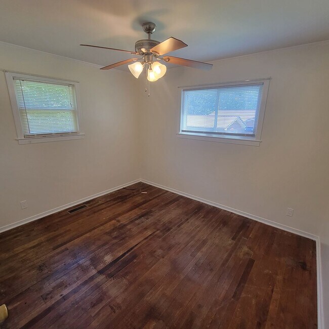 Building Photo - 2 Bed, 1 Bath House-Cookeville City Limits