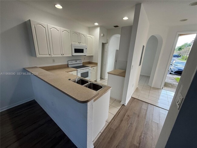 Building Photo - 1934 SW 60th Ave