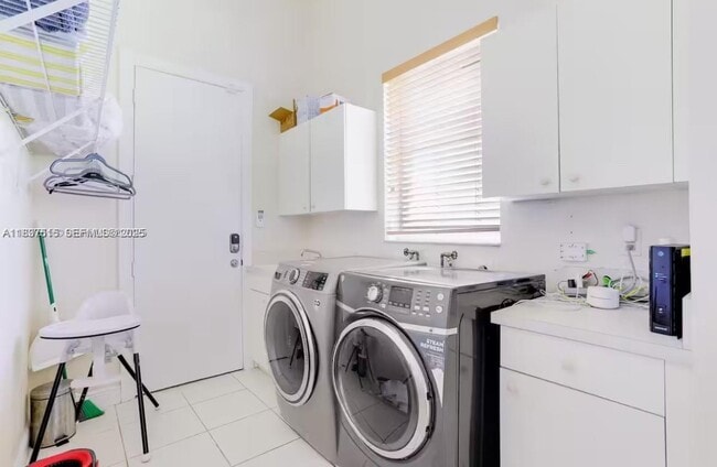 Building Photo - 5960 NW 79th Way