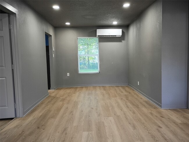 Building Photo - 5617 Malmedy Rd
