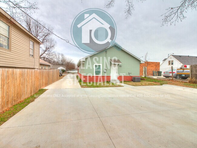 Building Photo - Central Norman 4 Bed 3 Bath House Ready fo...