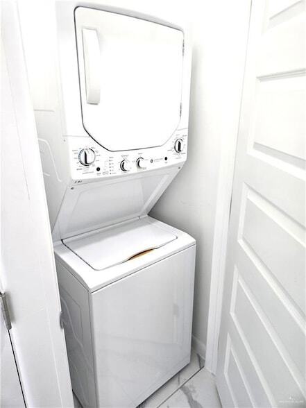 Building Photo - 3201 Magdalena St