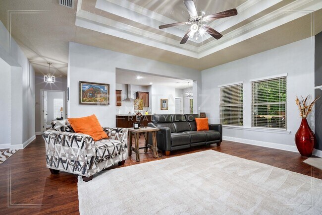 Building Photo - Luxury Living with Private Heated Pool in ...