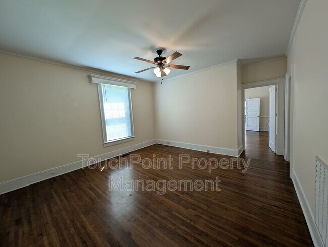 Building Photo - 476 Spring St SW