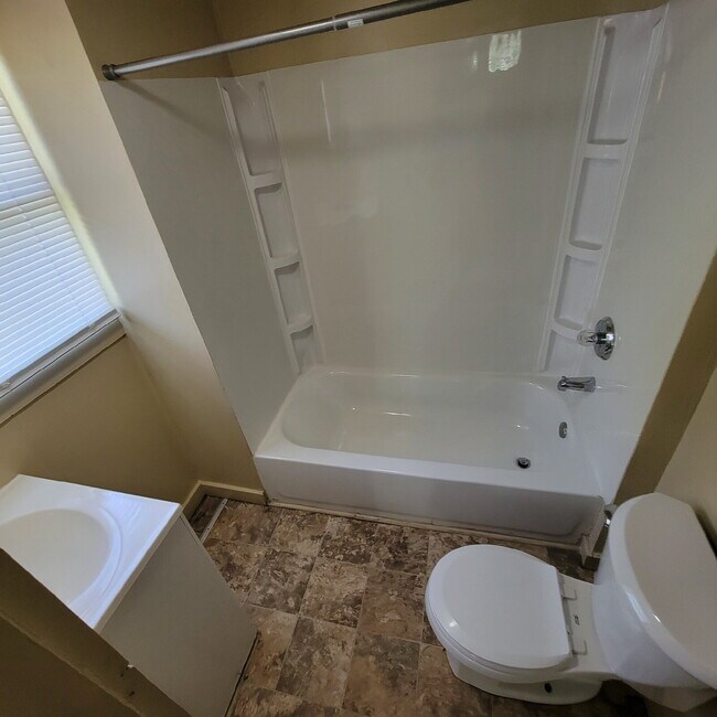Building Photo - Christian Park 3BR/2BA House w/Fenced Backyard!