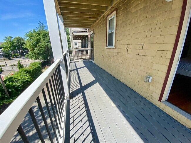 Building Photo - 144 Minot St