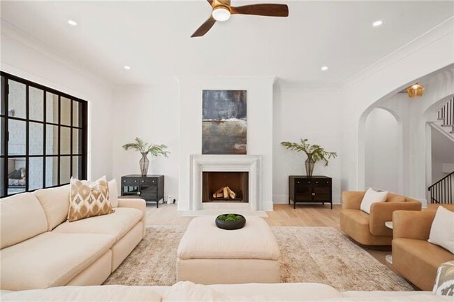 Building Photo - 1074 Moores Mill Rd NW