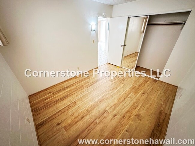 Building Photo - 95-2048-2048 Waikalani Dr