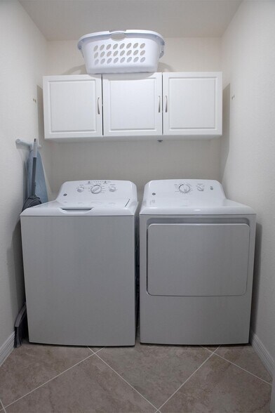 Building Photo - 17520 Gawthrop Dr