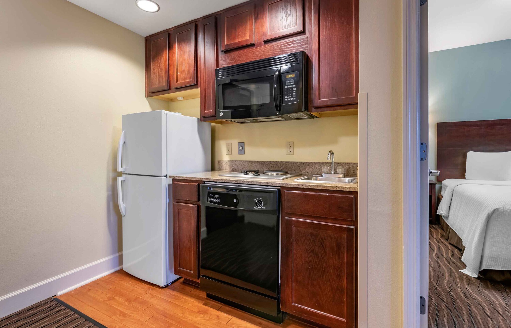 Building Photo - Furnished Studio-Lakeland - I-4