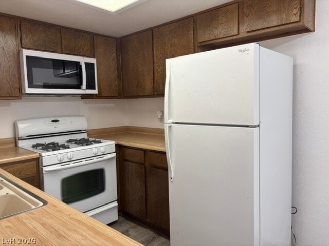Building Photo - 3780 Desert Marina Dr