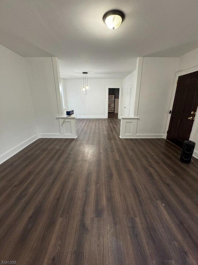 Building Photo - 107 Melville Pl